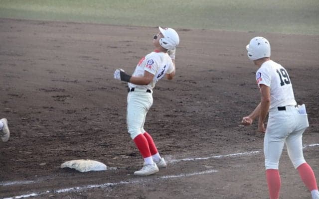 智弁学園が継続試合をサヨナラ勝ちで制す！1年生4番が守備のミスを取り返す殊勲打【近畿大会】