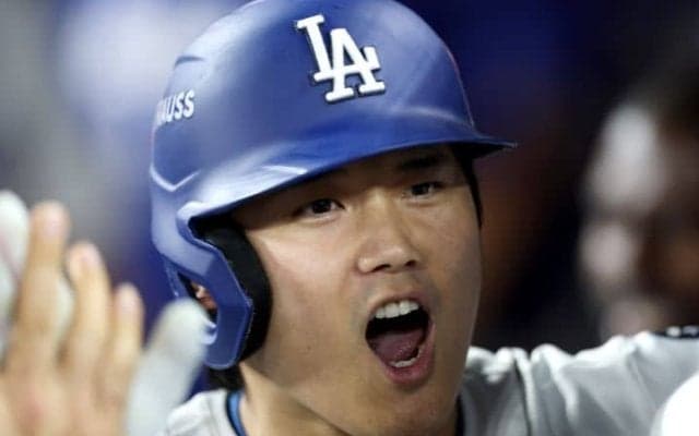 「君はとんでもないバケモノだ！」止まらない4安打3打点！大谷翔平がPS8号アーチ　1試合2発で同一年PS球団本塁打記録に並ぶ