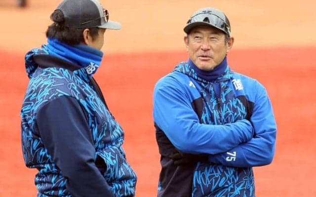 DeNA野手コーチ電撃退団にX衝撃　日本一にも貢献の名伯楽「嘘であってほしい」「カープに戻ってきてくれないかな」