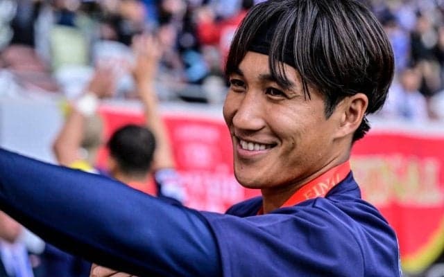 ｢きゃわいいーっ｣豪州Aリーグ移籍の金森健志がホーム開幕戦で｢夢の1つ｣愛娘との親子入場を叶える！｢おめめがパパ似だなあ」｣｢奥様…ママになっても可愛い〜｣