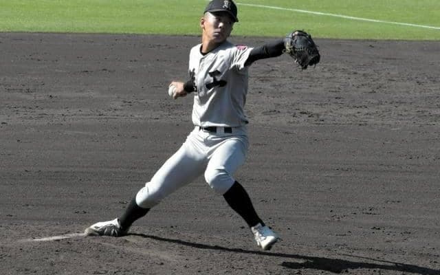 背番号「4」の快投続く　九州大会でベスト4　熊本工の堤大輔投手