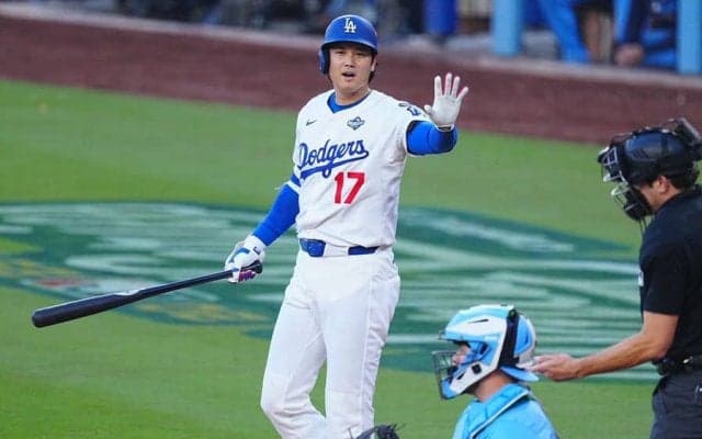 大谷翔平も目見開き驚き…1打席目から両軍に“疑惑の判定”　敵将も不満の表情