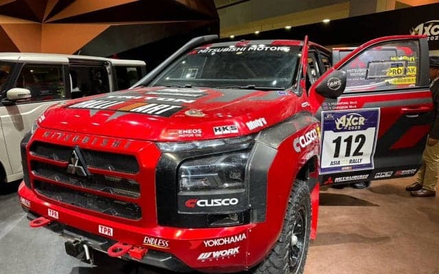 AXCR2025で優勝した三菱トライトン112号車がジャパンモビリティショーに登場