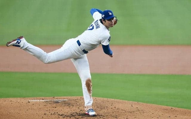 球場騒然！ 大谷翔平が「エグすぎる」衝撃の一球→バットにかすらせず“マン振り三振”「曲がりすぎ」「大谷さん超人かよ」