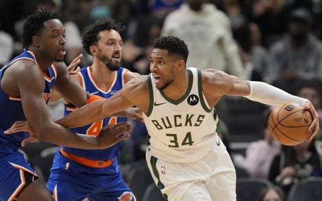 バックスが昨季全敗したニックスに勝利…ヤニスが開幕4戦で史上初のスタッツラインを突破