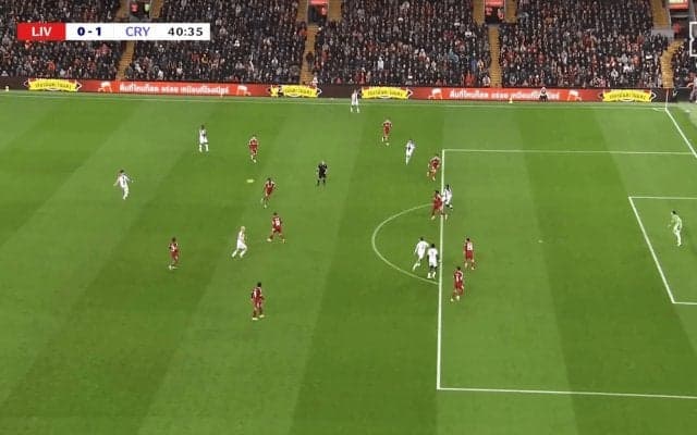 鎌田大地がリヴァプール守備陣を引き裂く！“ほぼアシスト”の高精度パスが話題「これがクリスタルキングよ」「めちゃくちゃ良い」