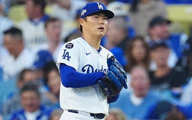 ド軍ロッカーで飛び交った「Yoshi」　“救世主”山本由伸…ナインの絶大な信頼感