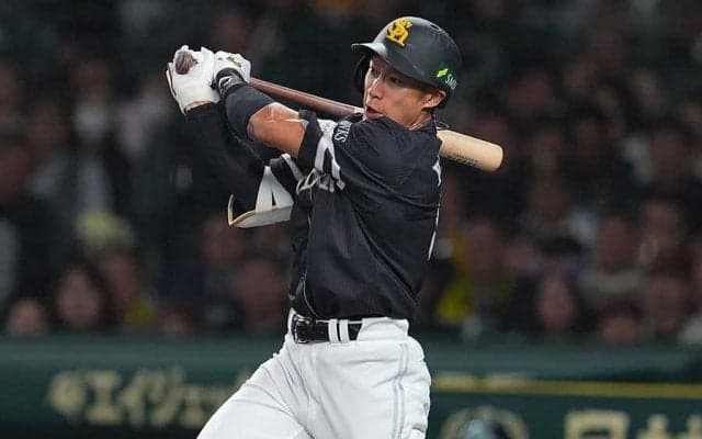 鷹・柳田悠岐が“変態弾”　石井大智はガックリ…50試合連続無失点右腕がまさか、甲子園騒然