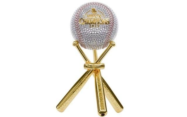 ソフトバンク、1.2億円の日本一記念グッズを販売　球団史上最高額…ダイヤモンド2009個使用