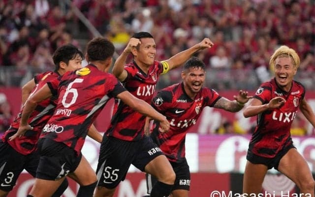 ｢柴崎家最高｣｢岳さんのお祝い流石！｣鹿島DF植田直通の31歳誕生日祝いの“おもてなしケーキ”ツーショット公開！ 朋友コンビに｢一緒にシャーレ掲げてくれ｣