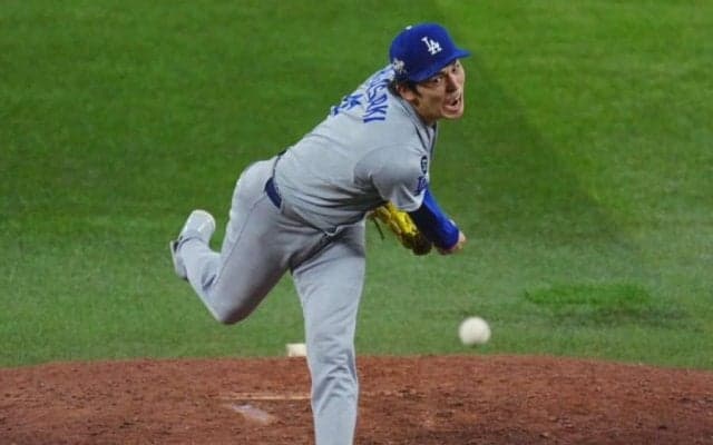 佐々木朗希が無失点の好救援、最速161キロ　山本由伸が6回1失点、負けられない一戦でWS2試合目の登板
