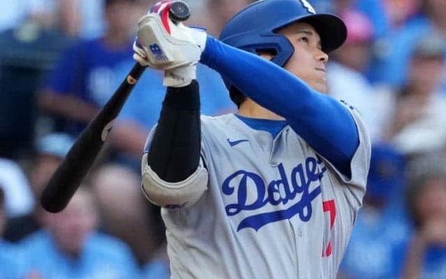 「これでフェン直はやばいww」大谷翔平の“変態打ち”二塁打にファン度肝「大谷さんの打球もはやキモいな笑」