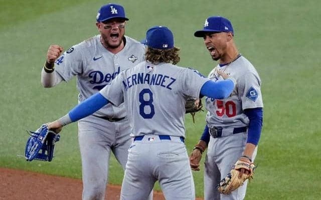 前日先発の山本由伸が好救援で「野球少年に戻った」　ドジャース連覇