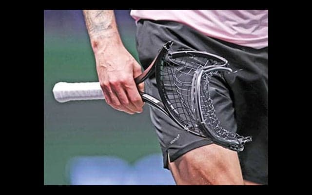  ラケット粉砕→対戦相手が掃除 