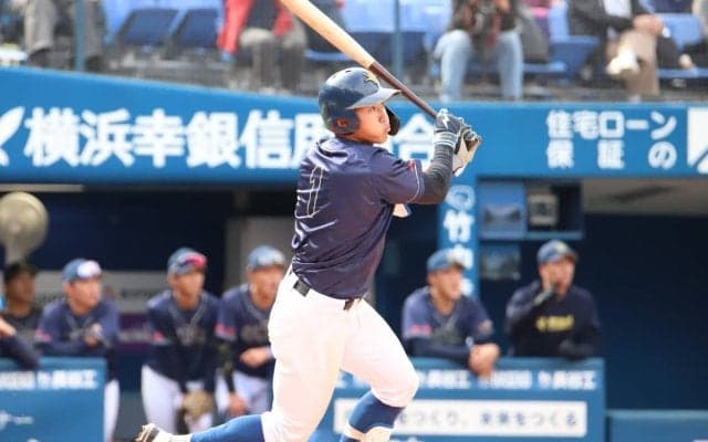 これぞ阪神ドラ1！創価大・立石正広が豪快な一発！ハマスタのライトスタンドに突き刺さる