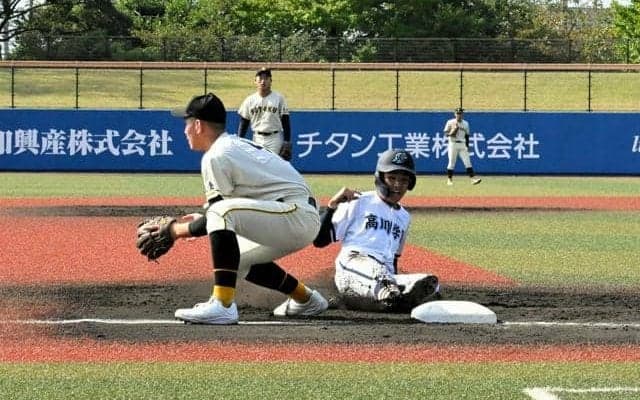 崇徳が33年ぶり優勝　秋の高校野球中国大会　高川学園に5-0