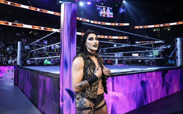 「死ぬまでトレーニングし続けろ」最恐女王が“ムキムキお化け集団”に…美女レスラーの笑劇ハロウィン仮装が話題