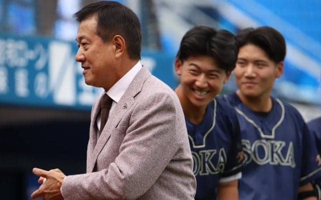 ｢500本打てるバッターに」原辰徳氏が阪神ドラ1スラッガーにエール！本人も満面の笑み｢嬉かった｣