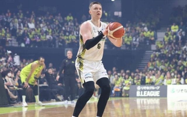 SR渋谷ジョシュ・ホーキンソンがB1個人通算400本目の3P成功…50番目の記録達成者に