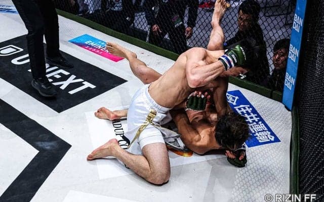 【RIZIN】「期待以上の怪物」ダウトベックの同門が“衝撃”の60秒殺デビュー　24歳新星の鮮烈チョークにファン悲鳴