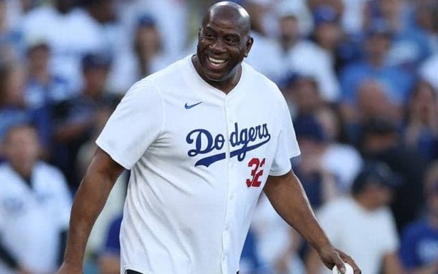 ドジャース共同オーナーのマジック・ジョンソンが現役時代も含めて計16度目の優勝