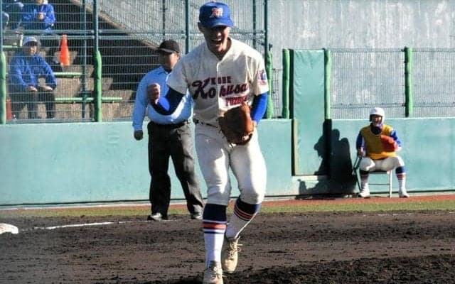 途中出場の選手が好投に決勝打　神戸国際大付、層の厚さで近畿優勝