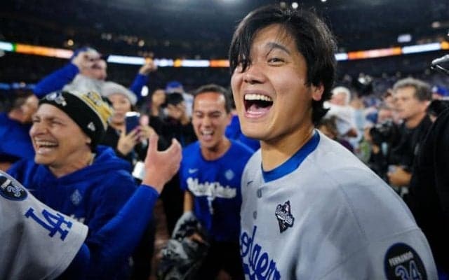 大谷翔平、英語で“3連覇”を高らかに宣言「来年、もう一つのリングを手に入れる準備はできている」地元ファン大歓声