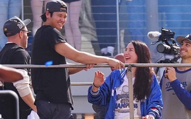 大谷翔平＆真美子夫人が登場も“落胆”　姿見えぬデコピンに「見たかった」「お留守番か」