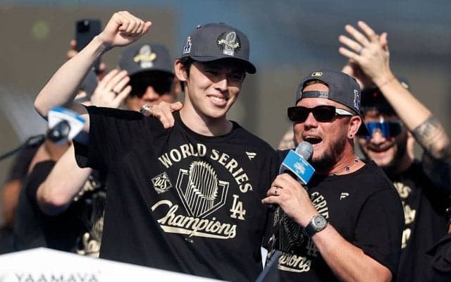 助けて…！？ 佐々木朗希、同僚の“ムチャ振り”に「巻き込まれ事故w」まさかのリアクションが話題に「面白すぎ」「こういうの苦手だろw」