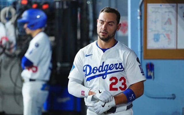 ド軍26億円男を待つ厳しい現実　「戻る可能性は低い」無残な“.199”…WSでは蚊帳の外