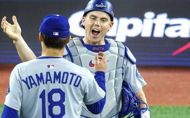 ドジャース連覇の陰のMVP　スミスが「史上最多73イニング」で示した“正妻”の矜持　カーショーも絶賛「彼こそがスーパースター」
