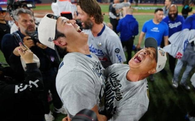 ロバーツ監督が大谷翔平を「史上最高の選手」と主張 米人気番組でべた褒め「人々は偉大なものを見たい」