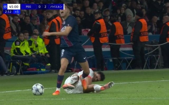 「最悪のタックル」背後からの“蟹ばさみアタック”に選手が絶叫「ただの破壊行為」負傷退場に追い込む危険スライディングに非難殺到