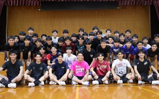 男子・東山　完成度高め悲願の全国へ　３年主将「俺らについてこいと背中で示す」　春高バレー京都府予選注目校紹介⑥