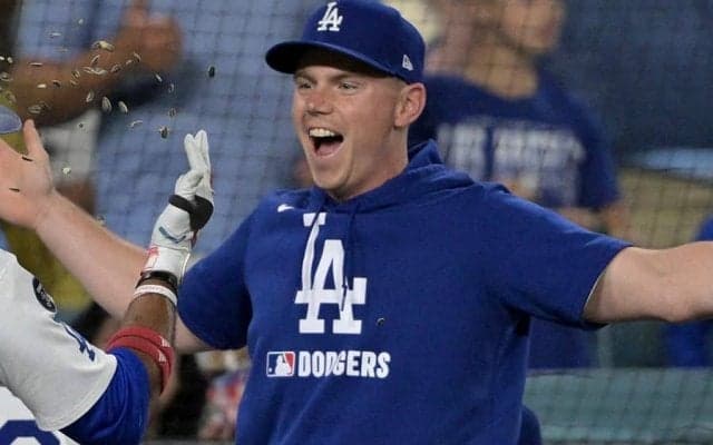 山本由伸の相棒が「忙しすぎないか」　WS終了したのに…衝撃の“転身”→驚きの訪問に心配の声