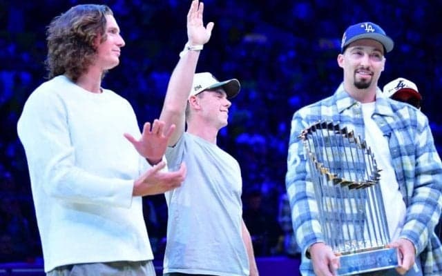 ド軍の電撃訪問で判明…グラスノーが「普通に見える」　デカすぎる日本人にSNS騒然