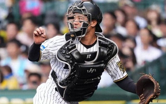 “侍ユニ”変貌に阪神ファン歓喜「想像以上」　扇の要31歳が「かっこよすぎる」