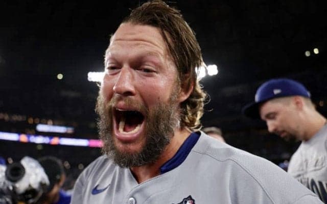 ドジャース世界一連覇の瞬間…カーショーは「出番だ！」と思っていた　ベッツがホストの“座談会”で明かされた舞台裏