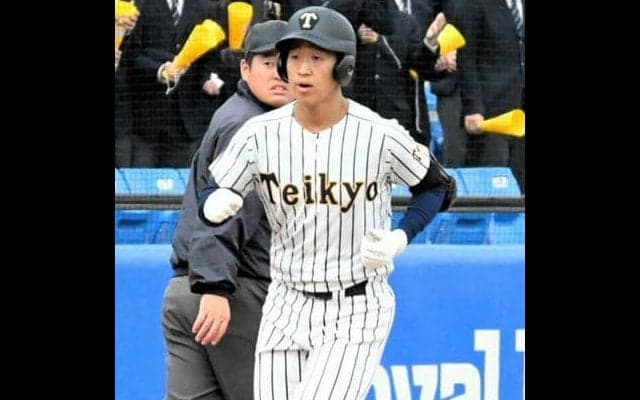 帝京の先発投手が打っても本塁打、無表情の理由は　秋季東京都大会