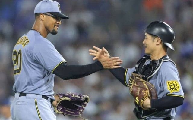 変わらぬ絆…侍合宿で奮闘する阪神31歳捕手に助っ人右腕から届けられた＂メッセージ＂にファン注目　「阪神愛にあふれてますね！」「来年、帰ってくることを願っています」