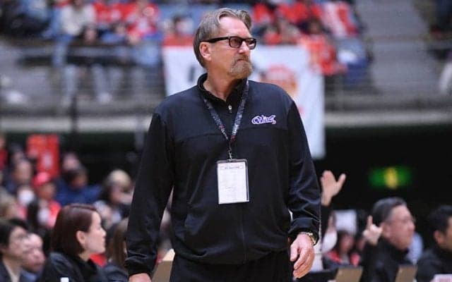 「試合中は目も合わせず」…BTテーブスHC、古巣・富士通との初陣に苦杯も巻き返しへ決意