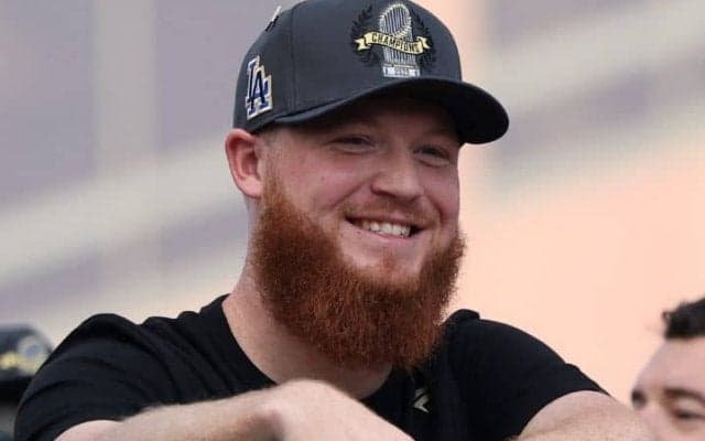 ド軍の救世主25歳右腕はいかにして飛躍できたのか　WS第3戦で魂の4回0封　「スイーパーなんか投げられると思ってなかったのに…」