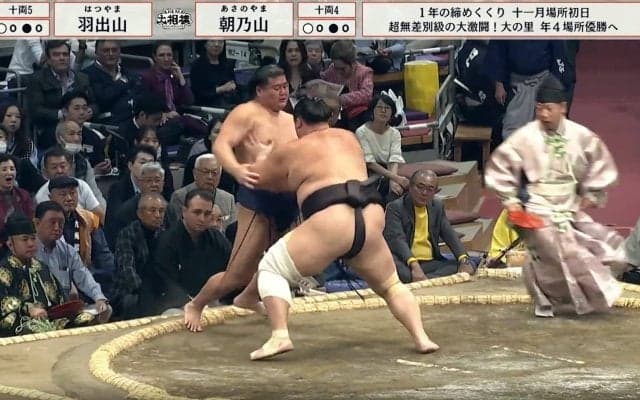 「お美しい」「存在感が別格」大相撲、花道近くに“ひと際目立つ”女性著名人 華やかな衣装に注目も