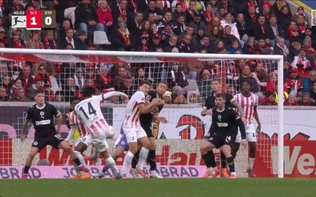 日本代表選外の24歳MF、待望のドイツ一部初ゴールでファン歓喜「ガチ元気出た」「ケチャドバ頼む」スペースを射抜く豪快ダイレクトボレー炸裂の瞬間