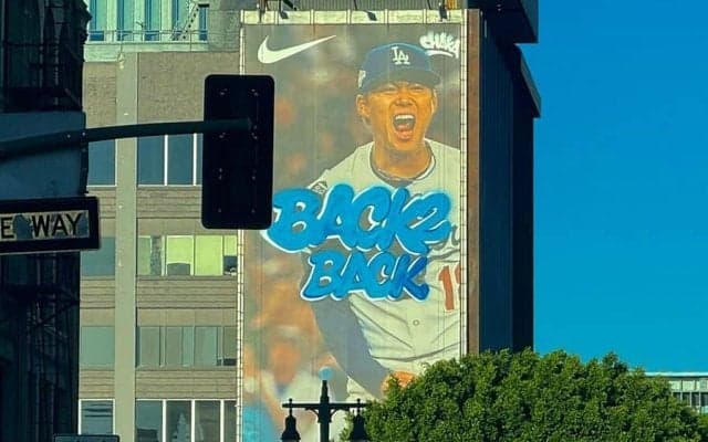 山本由伸の屋外広告が誕生　LAの新名所に…大谷翔平に次ぐ“異例の待遇”、圧倒的存在感