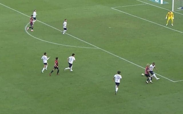 「突破えぐいって」鹿島FWのスーパーアシストに脚光！相手の意表を突く股抜きで神業ラインブレイク→魂のラストパス「スピードもテクニックも必要」