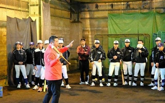 投は川口和久さん、打は西山秀二さん、球児ら元プロ選手に学ぶ　鳥取