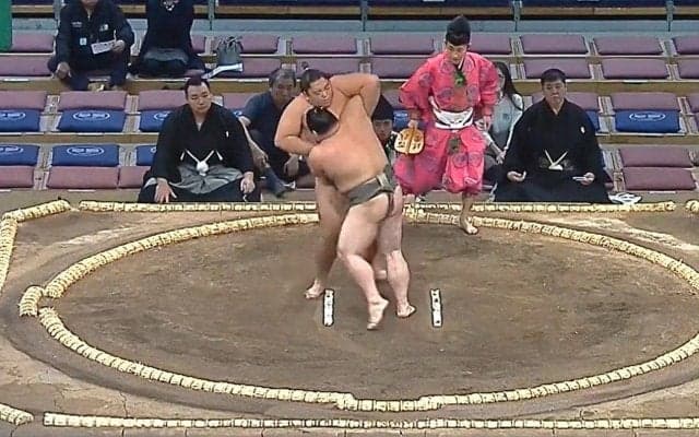 すごいスタイル…「脚長い」「顔ちっさ」20歳の三段目力士、均整の取れたカラダにファン驚き