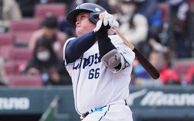 西武戦力外の渡部健人が特大弾　ハム・石川直也からいきなり…解説者驚愕「軽打して」