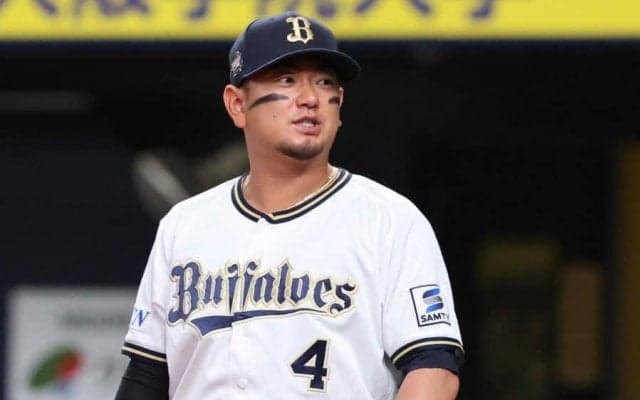 30歳FA戦士の“表情”は「また反則」　グラウンドとは一変…ファン悶絶「ジワる」